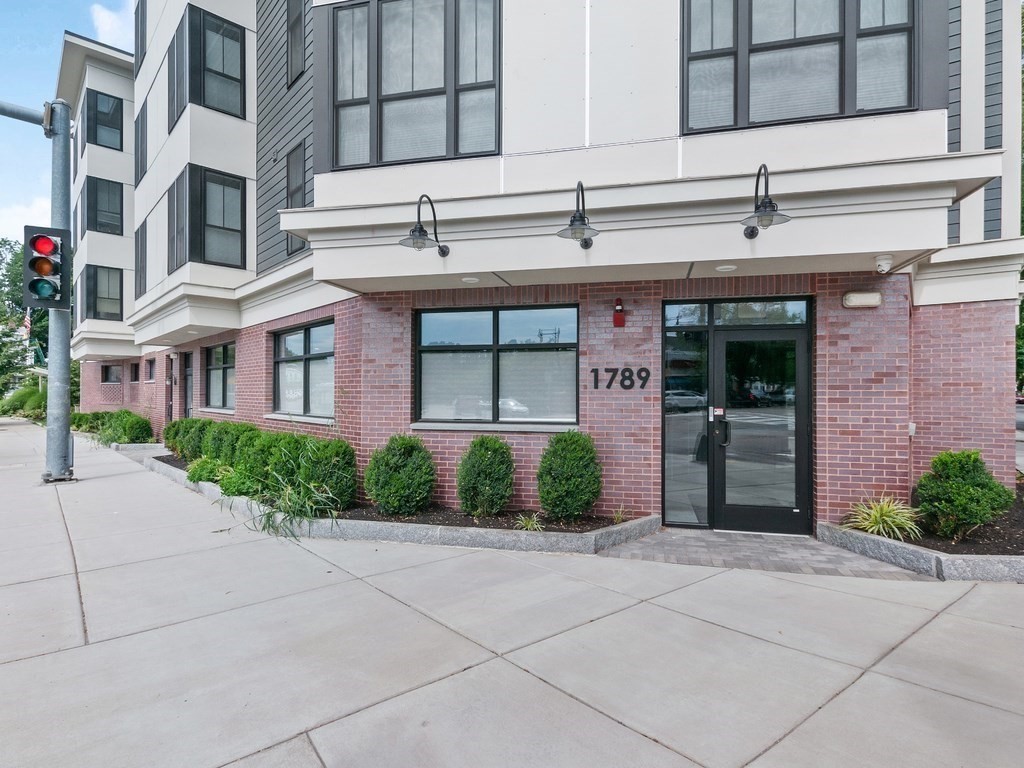 1789 Centre St, West Roxbury