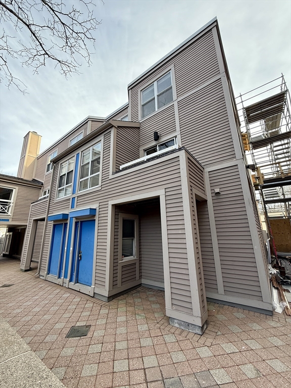 22 Chestnut, Cambridgeport