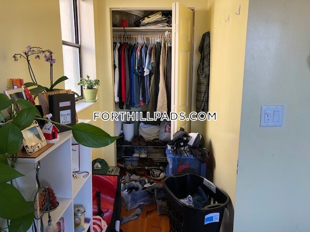 2 bed, 1 bath apartment for rent at 2 Centre Ter Unit 9, Roxbury — photo 6 of 11
