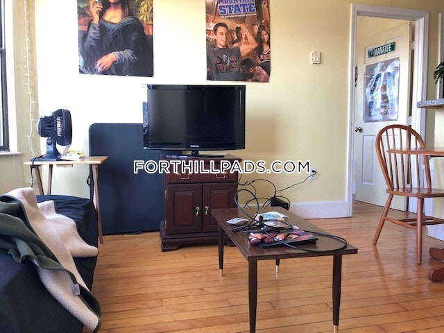 2 bed, 1 bath apartment for rent at 2 Centre Ter Unit 9, Roxbury — photo 1 of 11