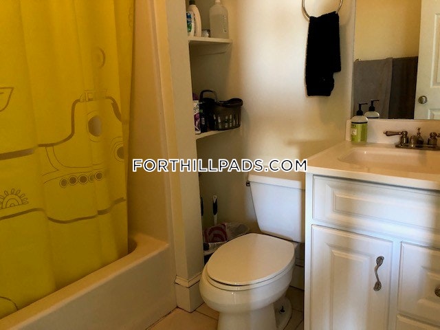 2 bed, 1 bath apartment for rent at 2 Centre Ter Unit 9, Roxbury — photo 11 of 11
