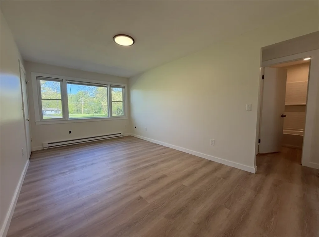 81 Old Amherst Rd, Belchertown