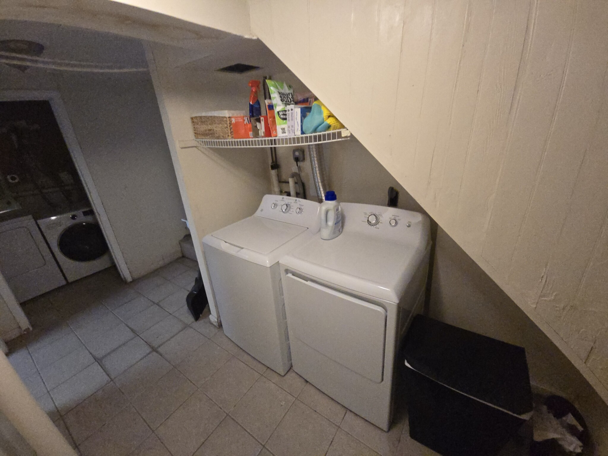 146 Hillside Rd, Watertown