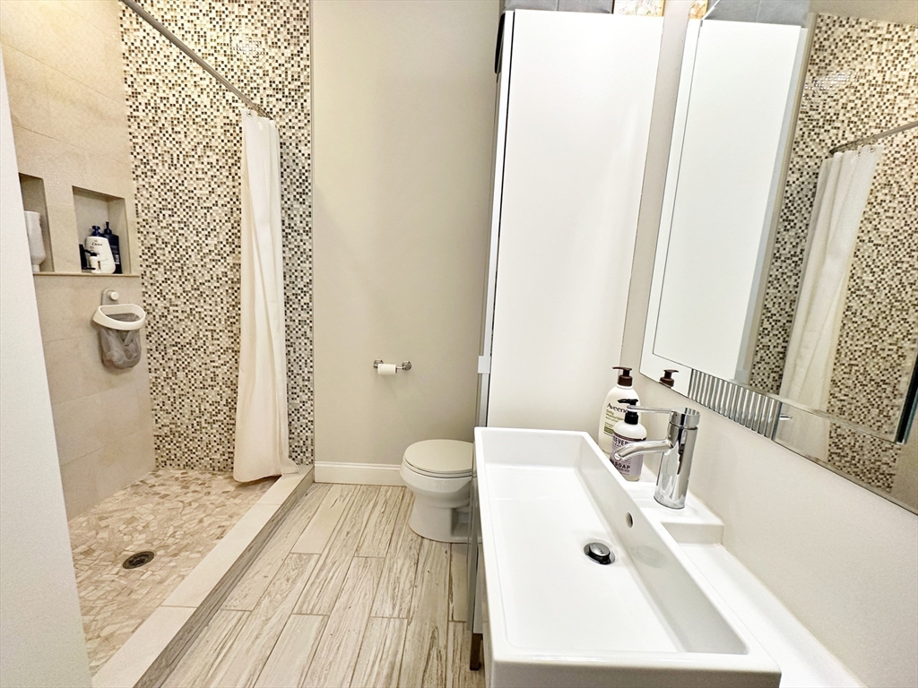 520 Sumner St, East Boston