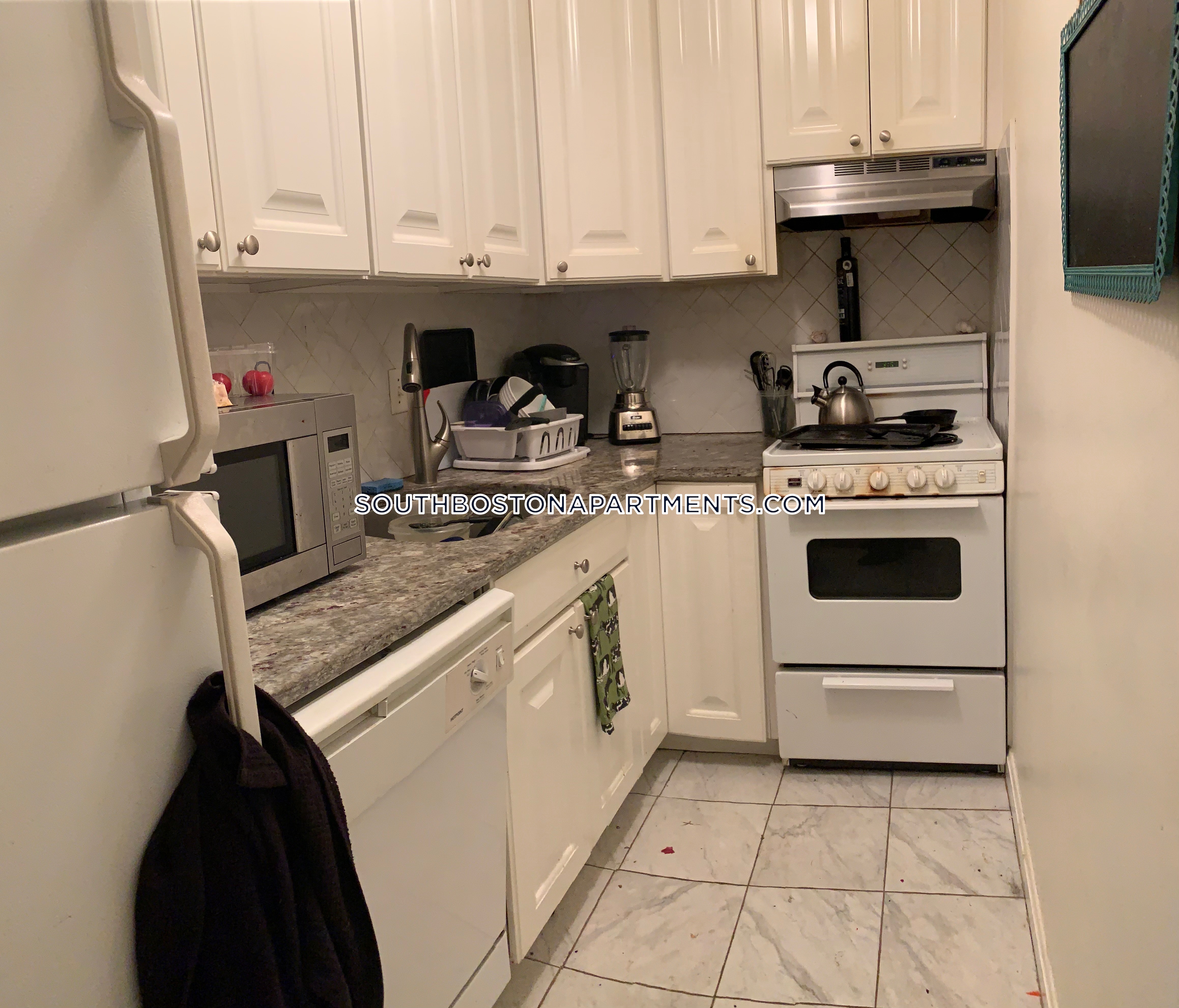 3 bed, 1 bath apartment for rent at 819 East Broadway Unit 1, South Boston — photo 1 of 34