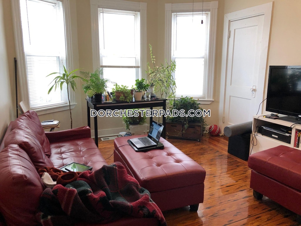 3 bed, 1 bath apartment for rent at 70 Romsey St Unit 1, Dorchester — photo 11 of 15