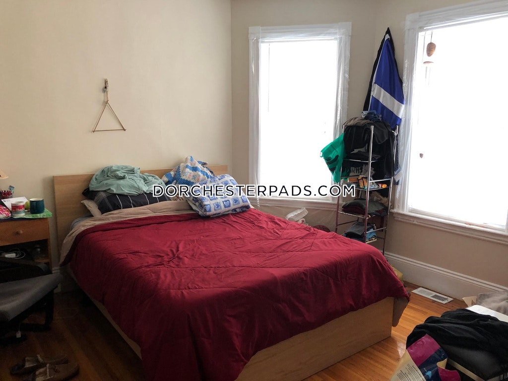 3 bed, 1 bath apartment for rent at 70 Romsey St Unit 2, Dorchester — photo 11 of 15