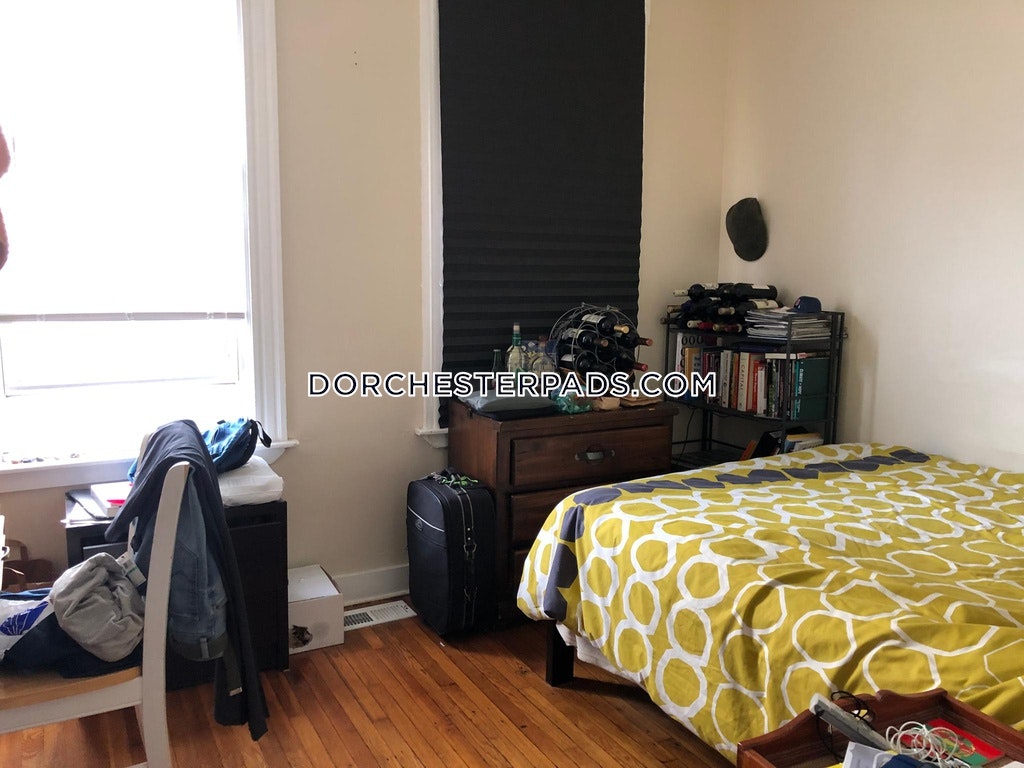 3 bed, 1 bath apartment for rent at 70 Romsey St Unit 1, Dorchester — photo 14 of 15