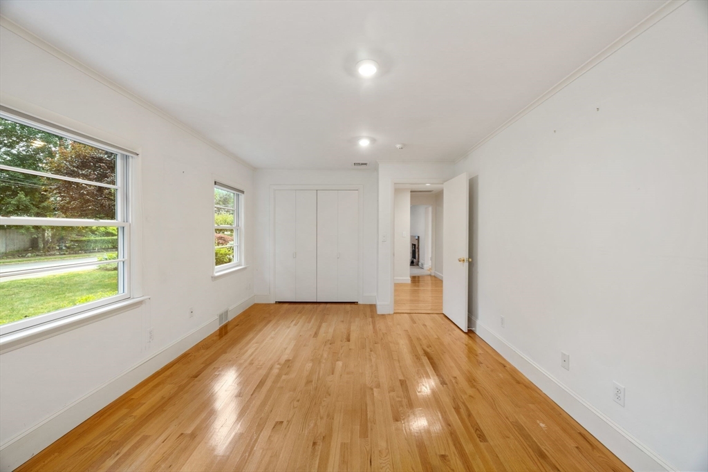 140 Paulson Rd, Waban