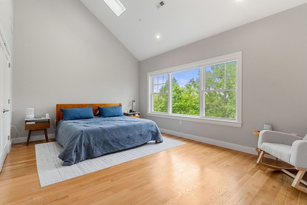 12 Blueberry Hill Ln, Melrose