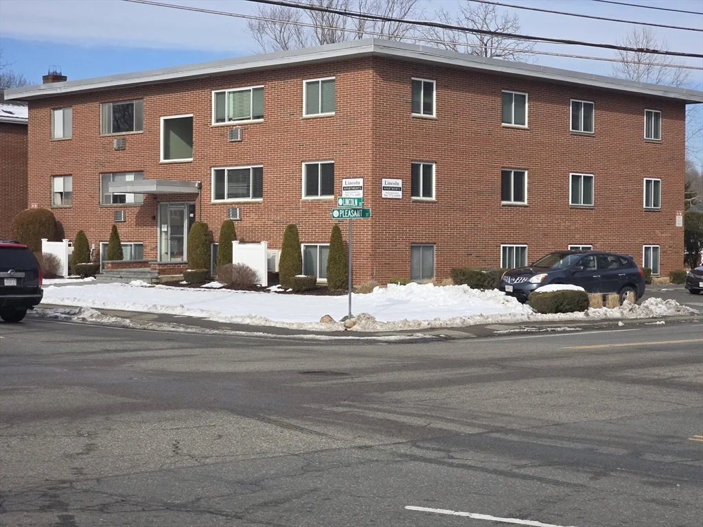 194 Lincoln St, Stoughton
