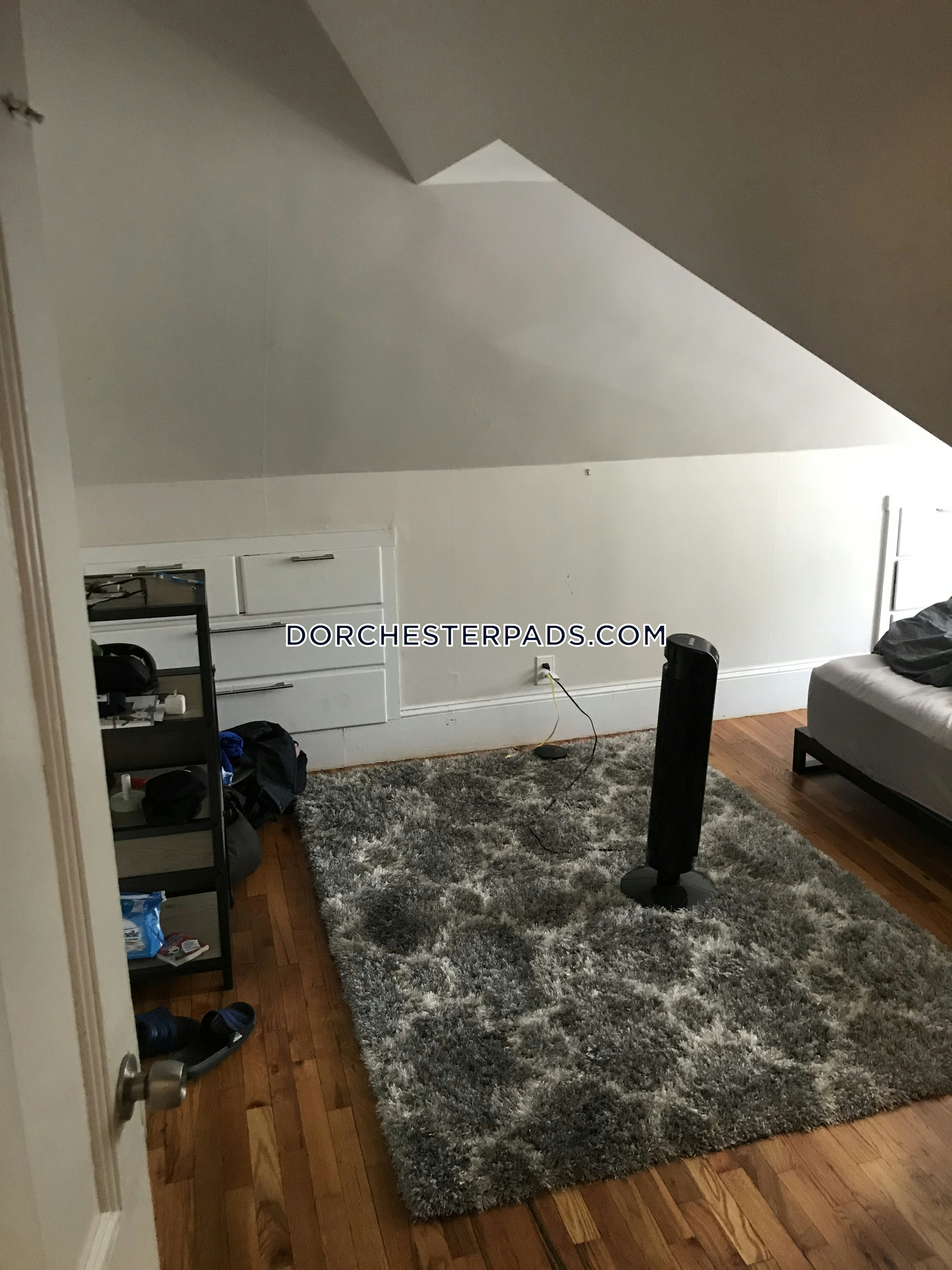 5 bed, 3 bath apartment for rent at 22 Harbor Crest Ct Unit 1, Dorchester — photo 19 of 24