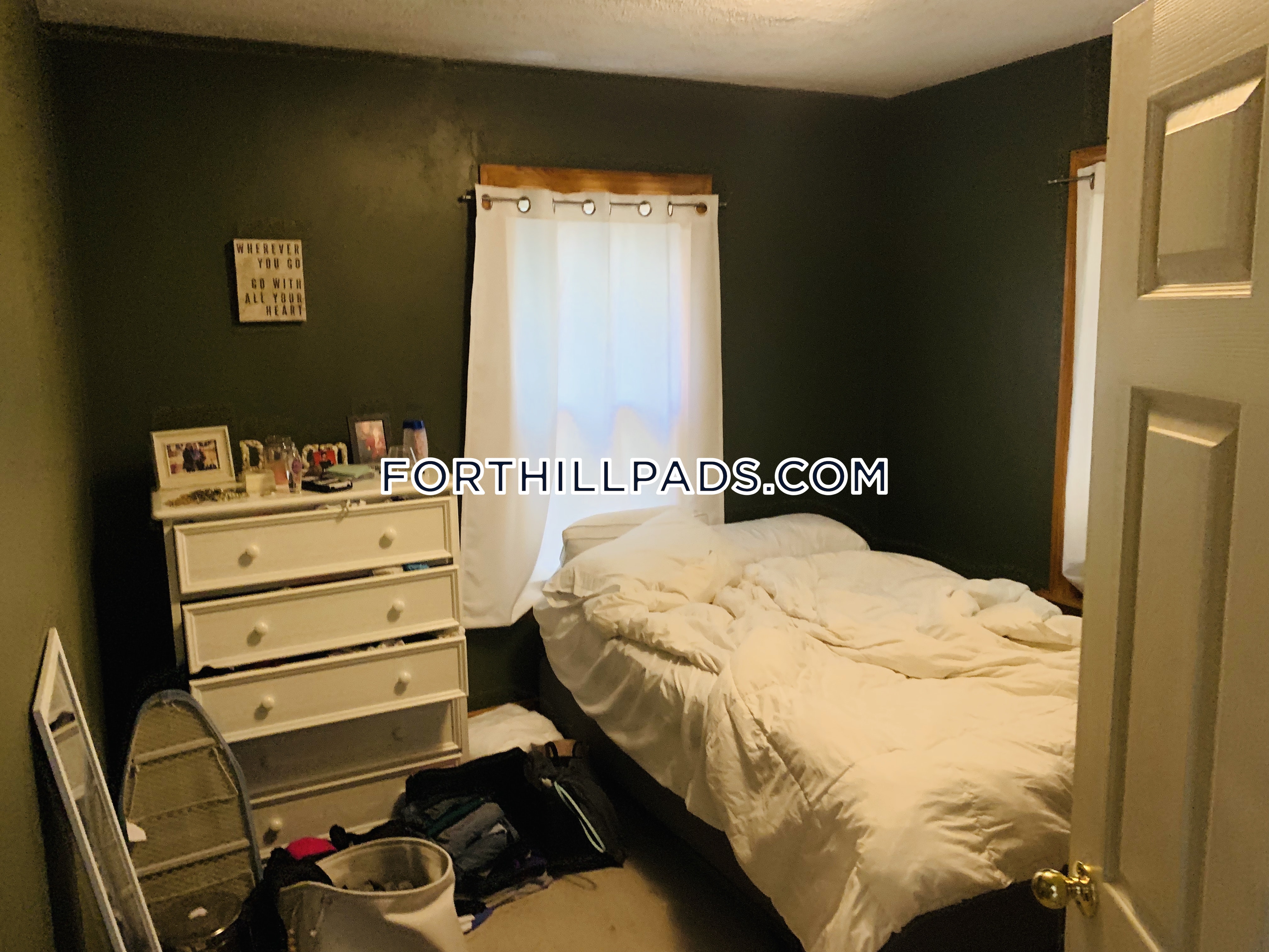 2.5 bed, 1 bath apartment for rent at 137 Marcella St Unit 3, Roxbury — photo 5 of 9