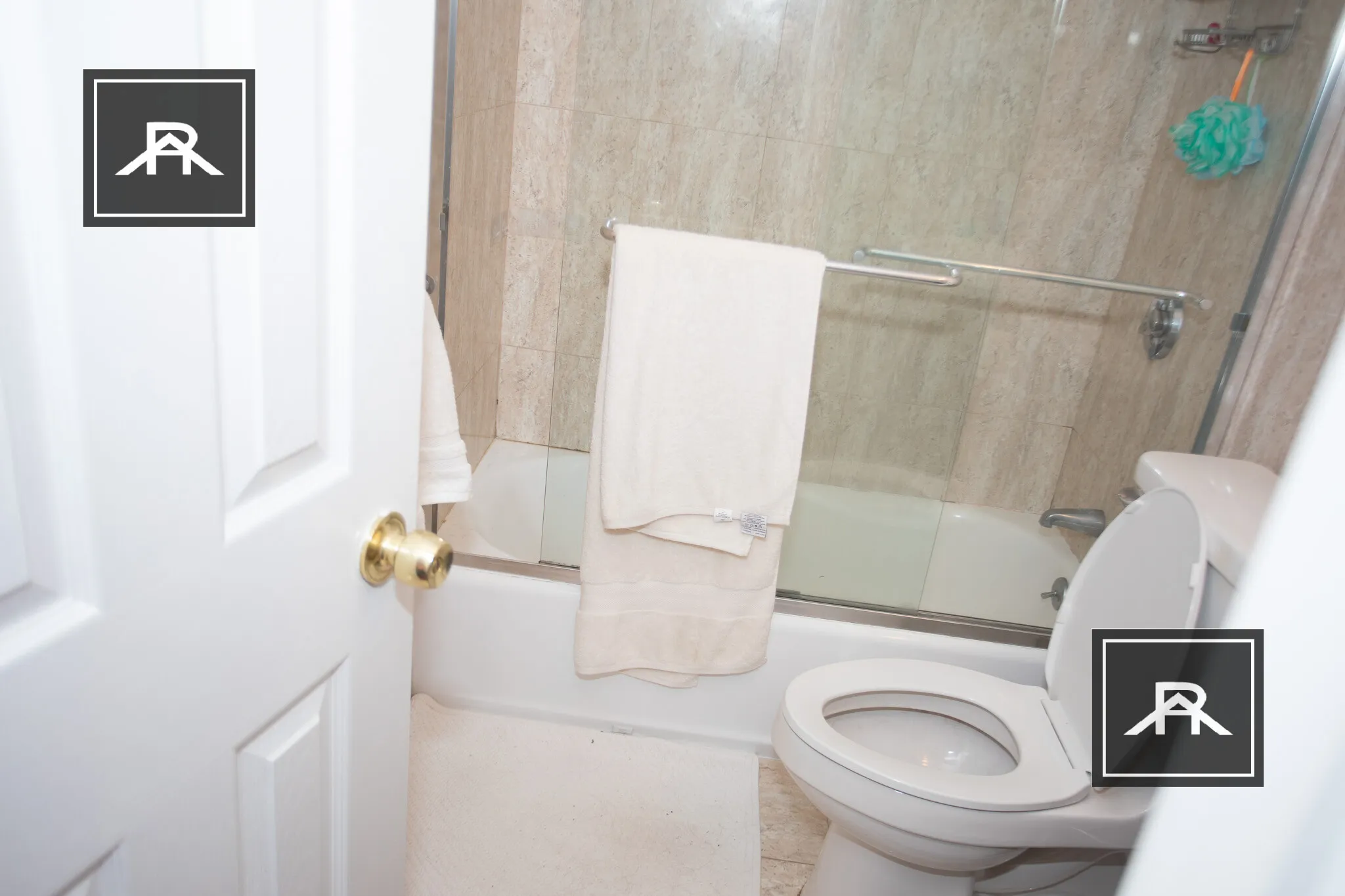 73 Thatcher St, North Brookline