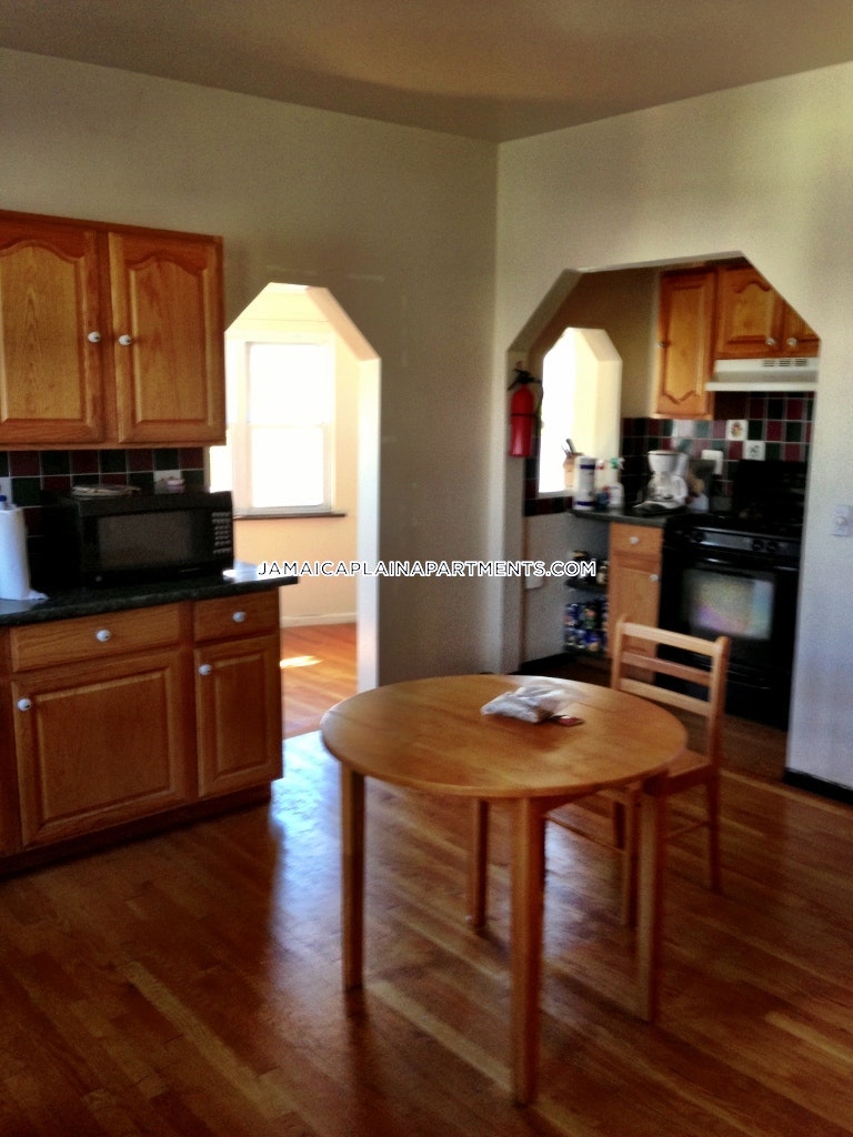 5 bed, 2 bath apartment for rent at 47 Creighton St Unit 3, Jamaica Plain — photo 1 of 117