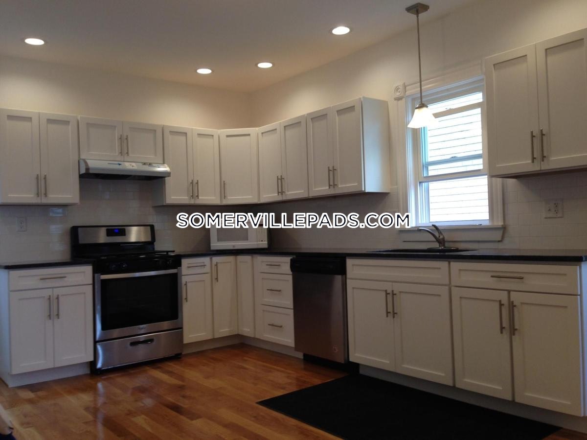 4 bed, 1 bath apartment for rent at 197 College Ave Unit 3, Davis Square — photo 3 of 22