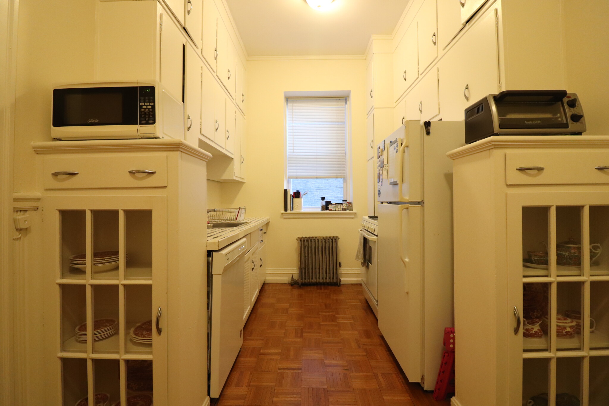 2 bed, 1 bath apartment for rent at 1569 Beacon St Unit 11, Washington Square — photo 4 of 17