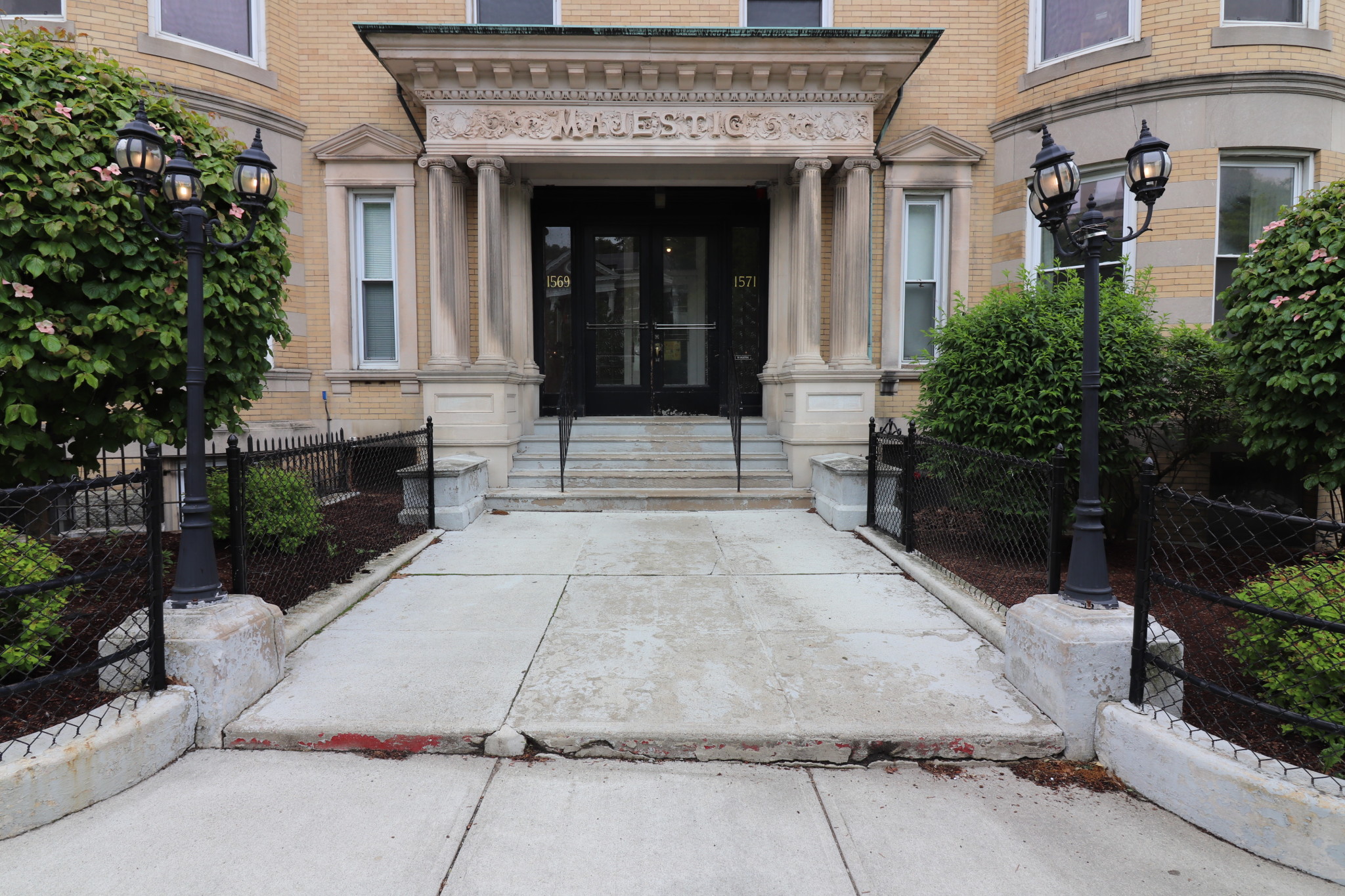 2 bed, 1 bath apartment for rent at 1569 Beacon St Unit 11, Washington Square — photo 17 of 17