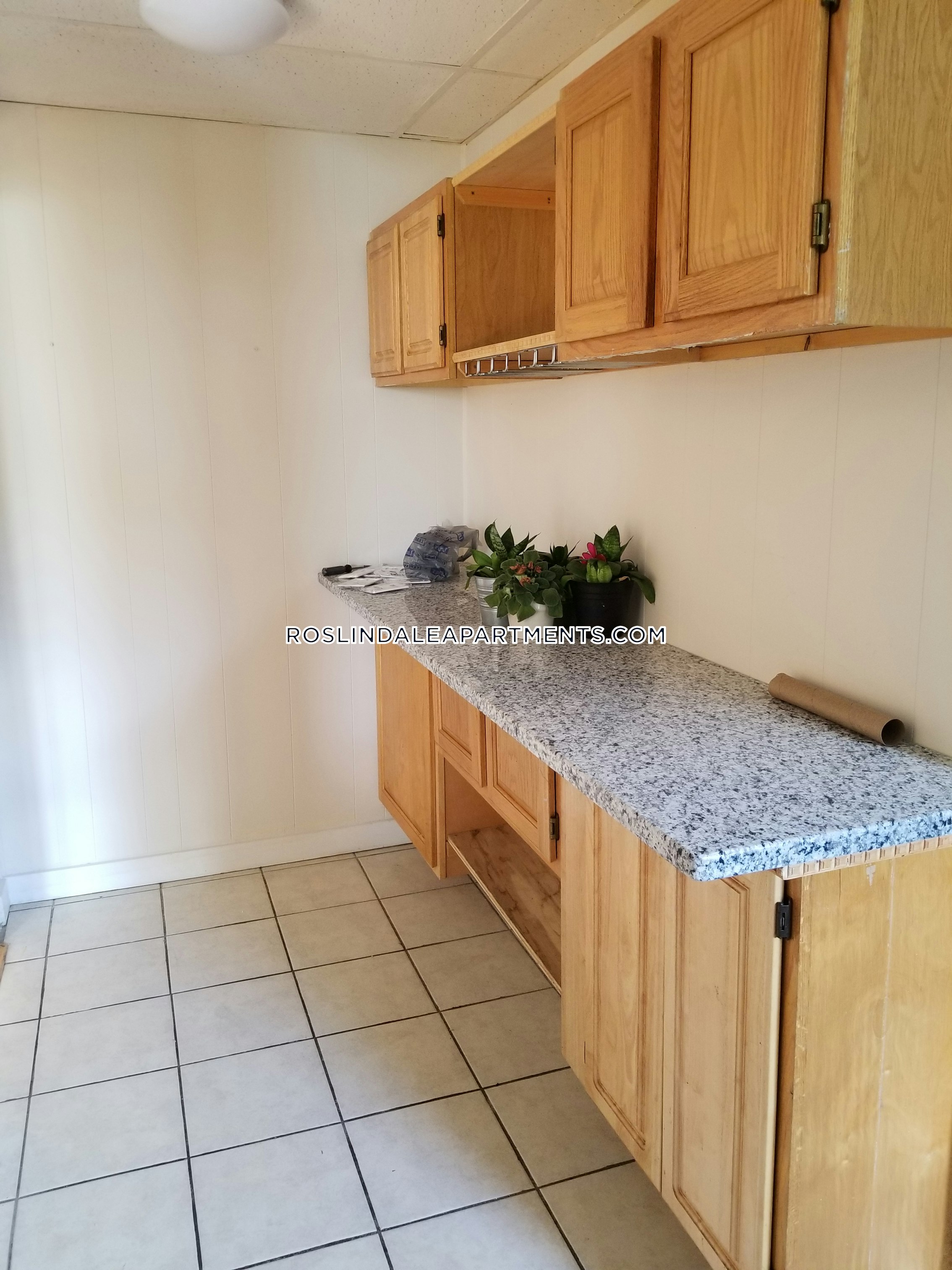 2 bed, 1 bath apartment for rent at 67 Maynard St Unit 1, Hyde Park — photo 10 of 11