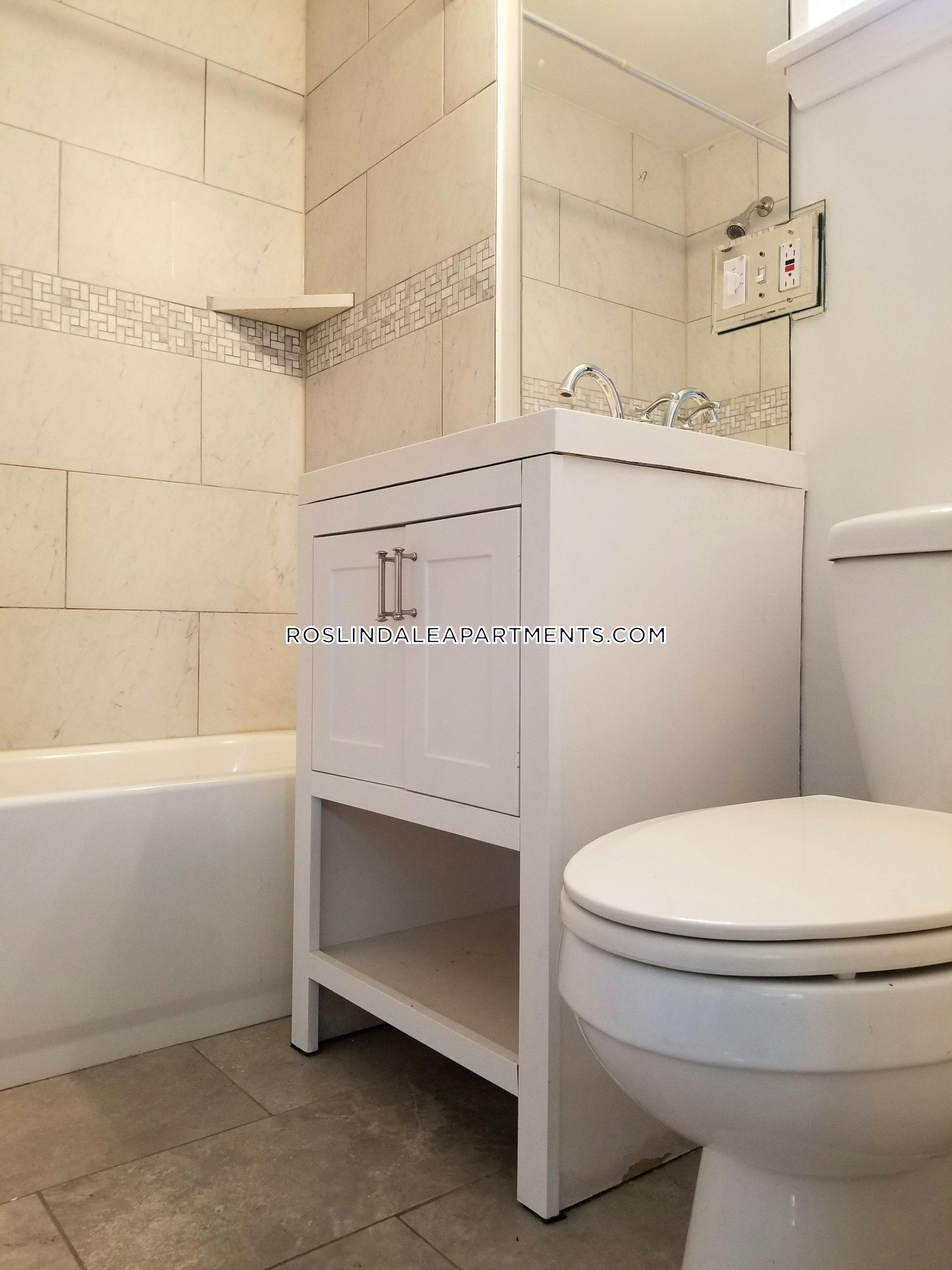 2 bed, 1 bath apartment for rent at 67 Maynard St Unit 1, Hyde Park — photo 11 of 11