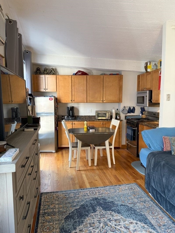 12 Stoneholm St, Back Bay