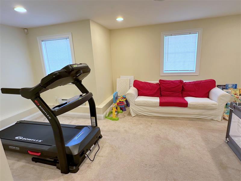 6 Farmers Circle, Arlington