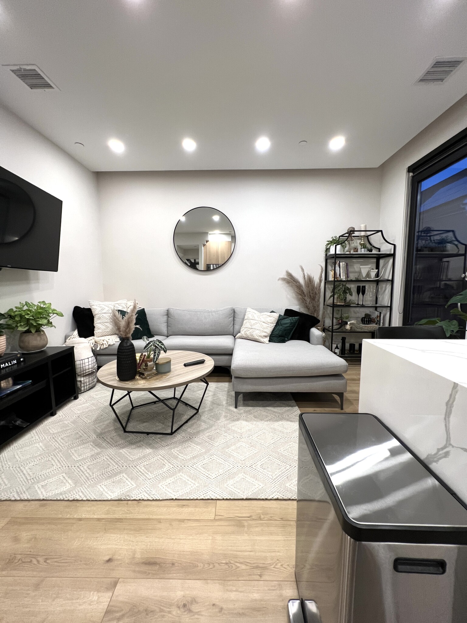 2 bed, 2 bath apartment for rent at 157 West 9th St Unit 1, South Boston — photo 4 of 6