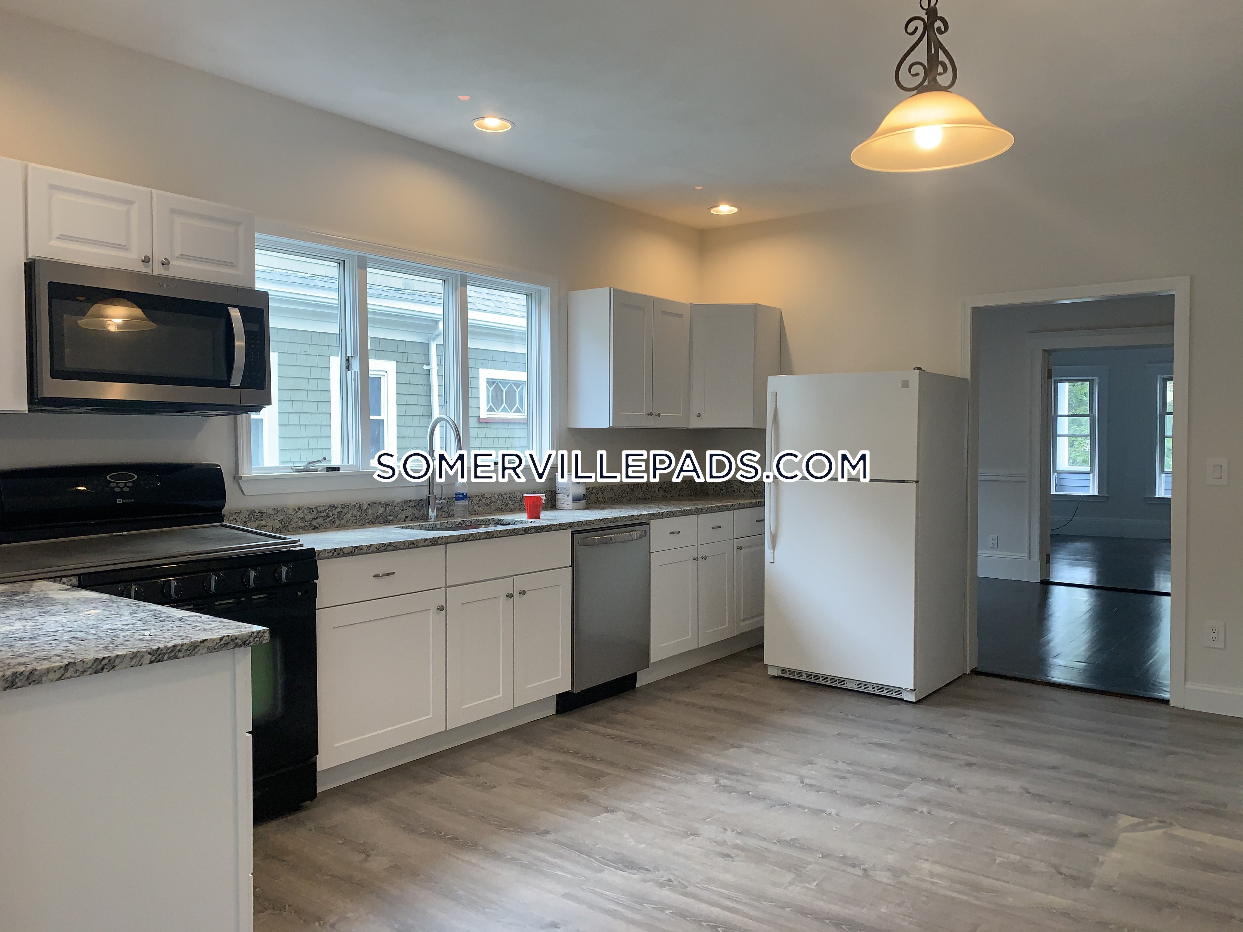 4 bed, 1 bath apartment for rent at 33 Teele Ave Unit 2, Davis Square — photo 4 of 16