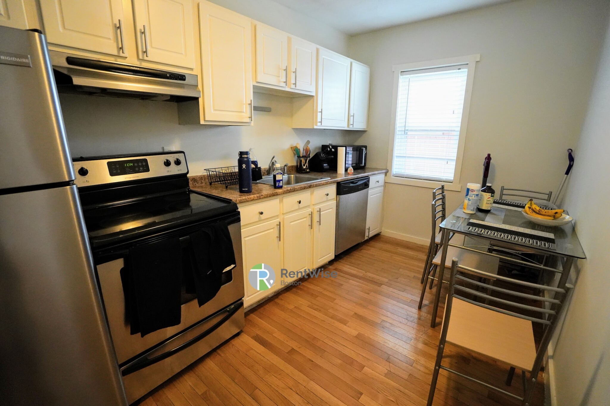 4 Schrepel Pl, South Boston