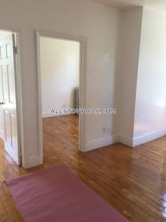 3 bed, 1 bath apartment for rent at 4 Adella Pl Unit U2, Allston — photo 4 of 12