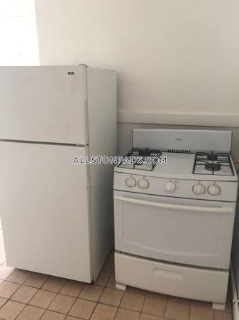 3 bed, 1 bath apartment for rent at 4 Adella Pl Unit U2, Allston — photo 5 of 12