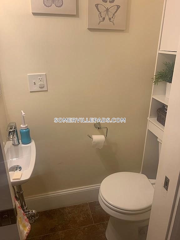 4 bed, 2.5 bath apartment for rent at 201 College Ave Unit 1, Davis Square — photo 6 of 29