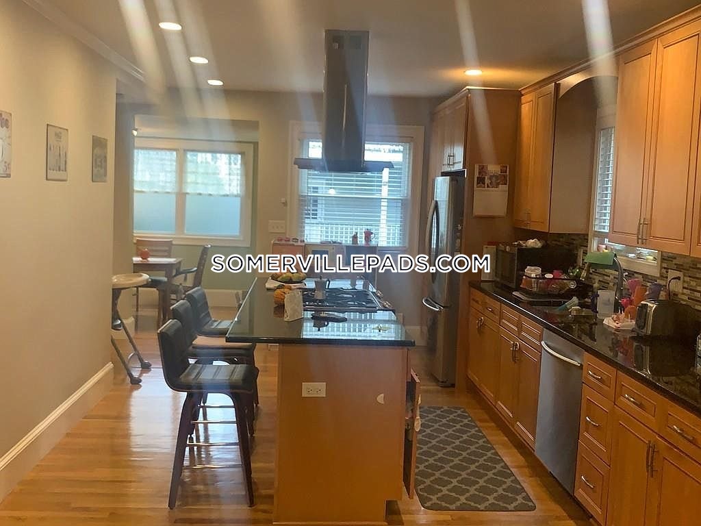 4 bed, 2.5 bath apartment for rent at 201 College Ave Unit 1, Davis Square — photo 7 of 29