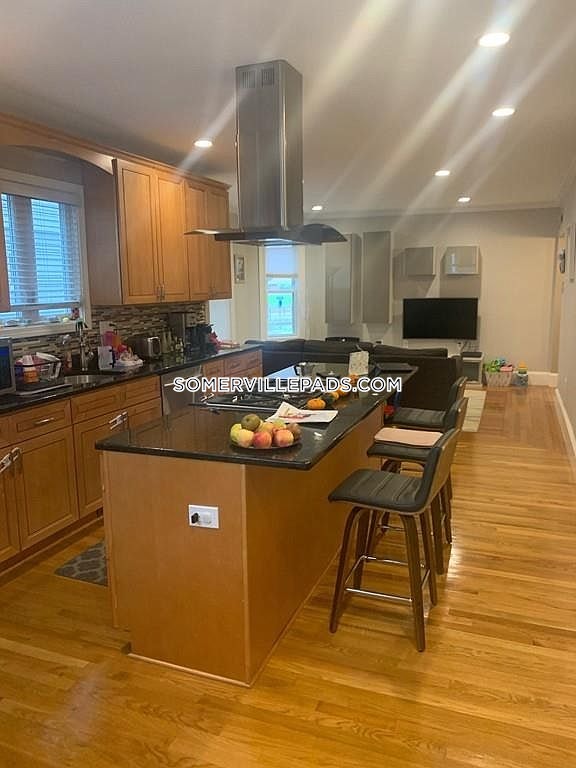 4 bed, 2.5 bath apartment for rent at 201 College Ave Unit 1, Davis Square — photo 11 of 29