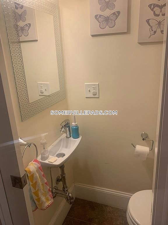 4 bed, 2.5 bath apartment for rent at 201 College Ave Unit 1, Davis Square — photo 12 of 29