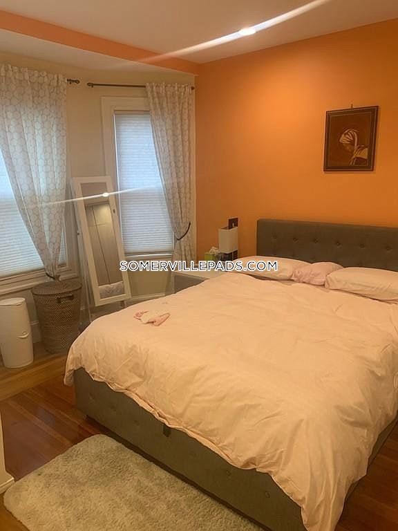 4 bed, 2.5 bath apartment for rent at 201 College Ave Unit 1, Davis Square — photo 21 of 29