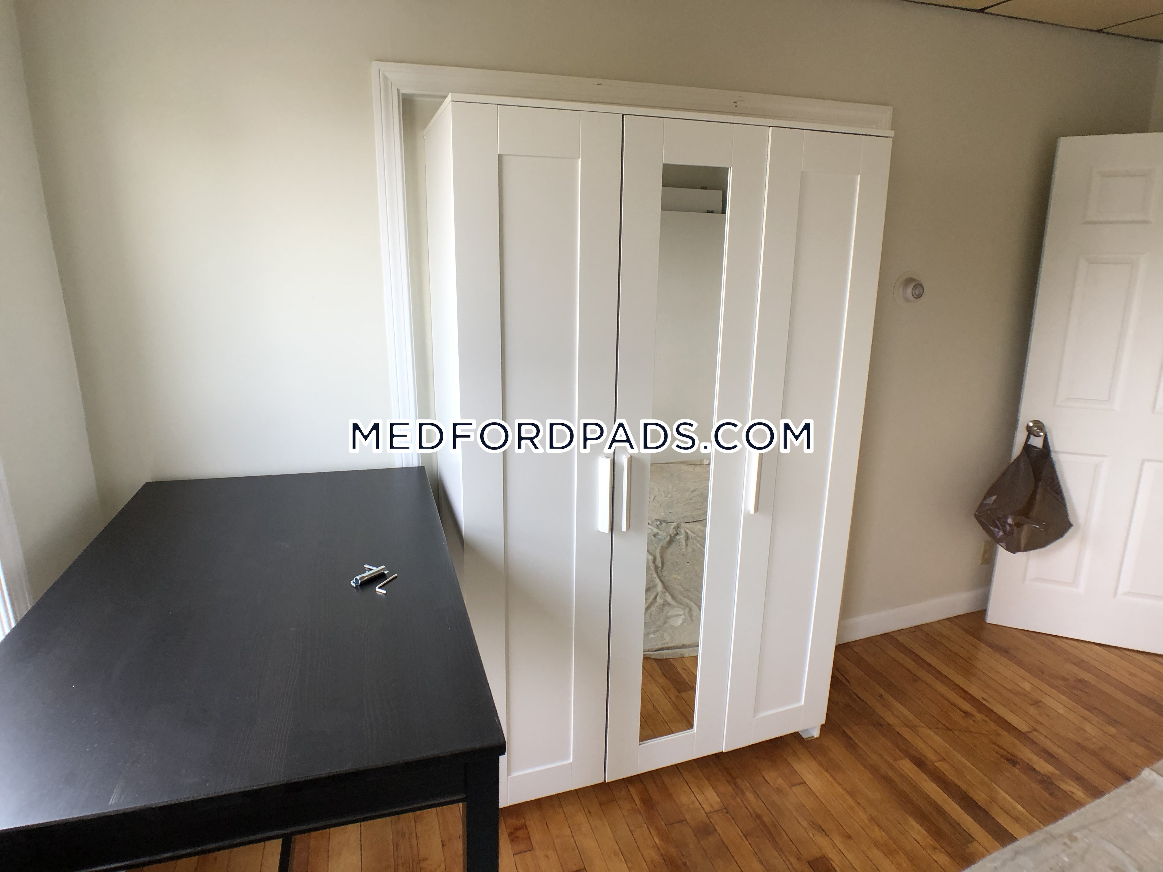 4 bed, 1 bath apartment for rent at 77 Lynman Ave Unit 2, Tufts University — photo 21 of 31