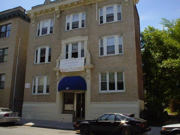 1 split bed, 1 bath apartment for rent at 107 Gordon St Unit 3, Brighton — photo 1 of 3