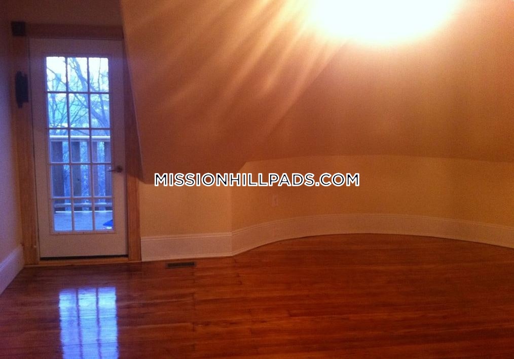 270 Parker Hill Ave, Mission Hill