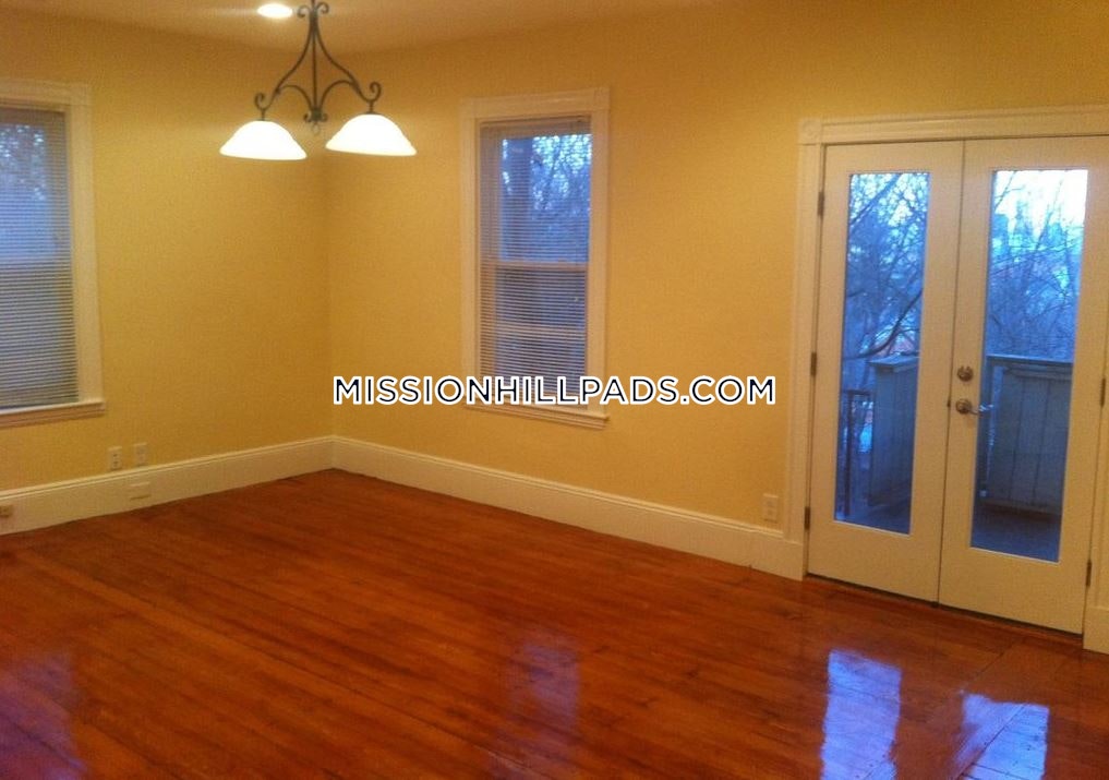 270 Parker Hill Ave, Mission Hill