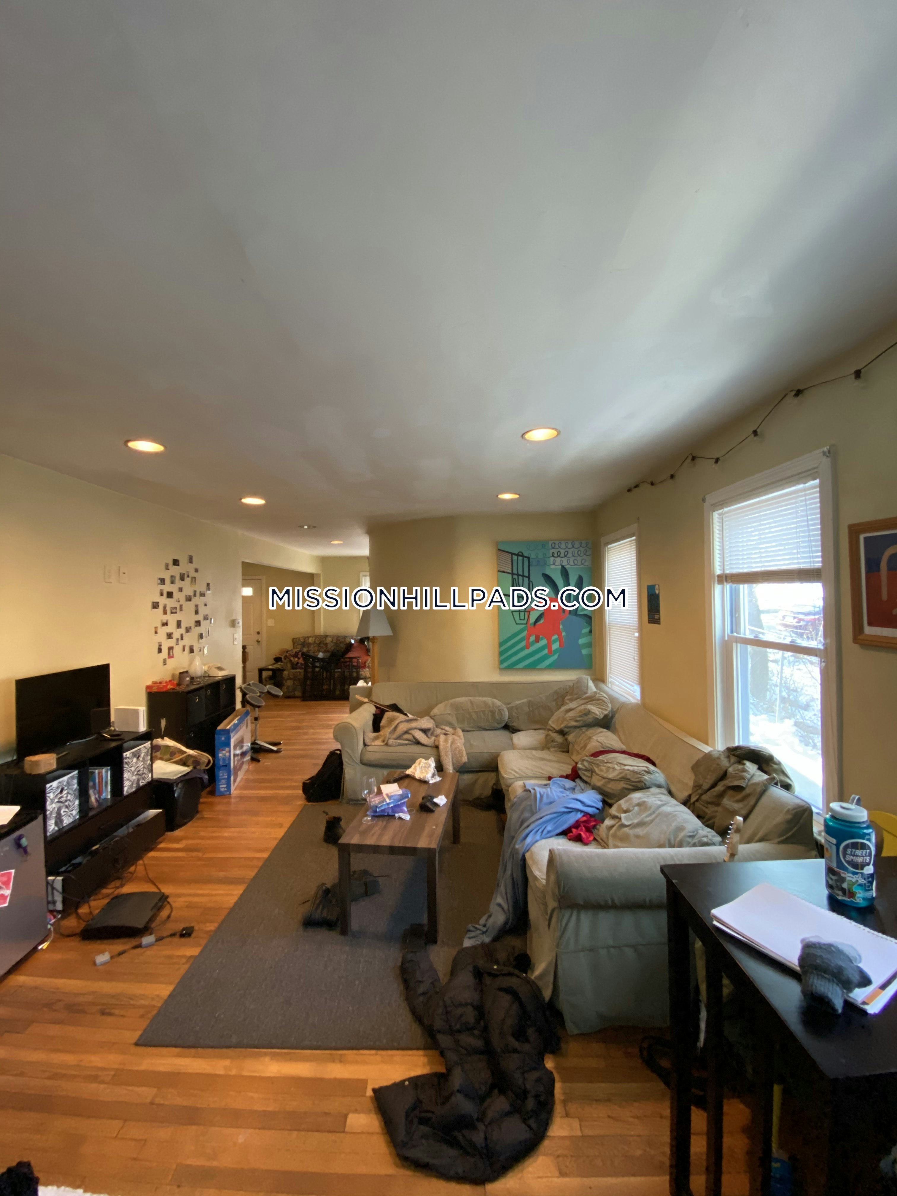 6 bed, 3 bath apartment for rent at 152-154 Parker Hill Ave Unit 1, Mission Hill — photo 28 of 38