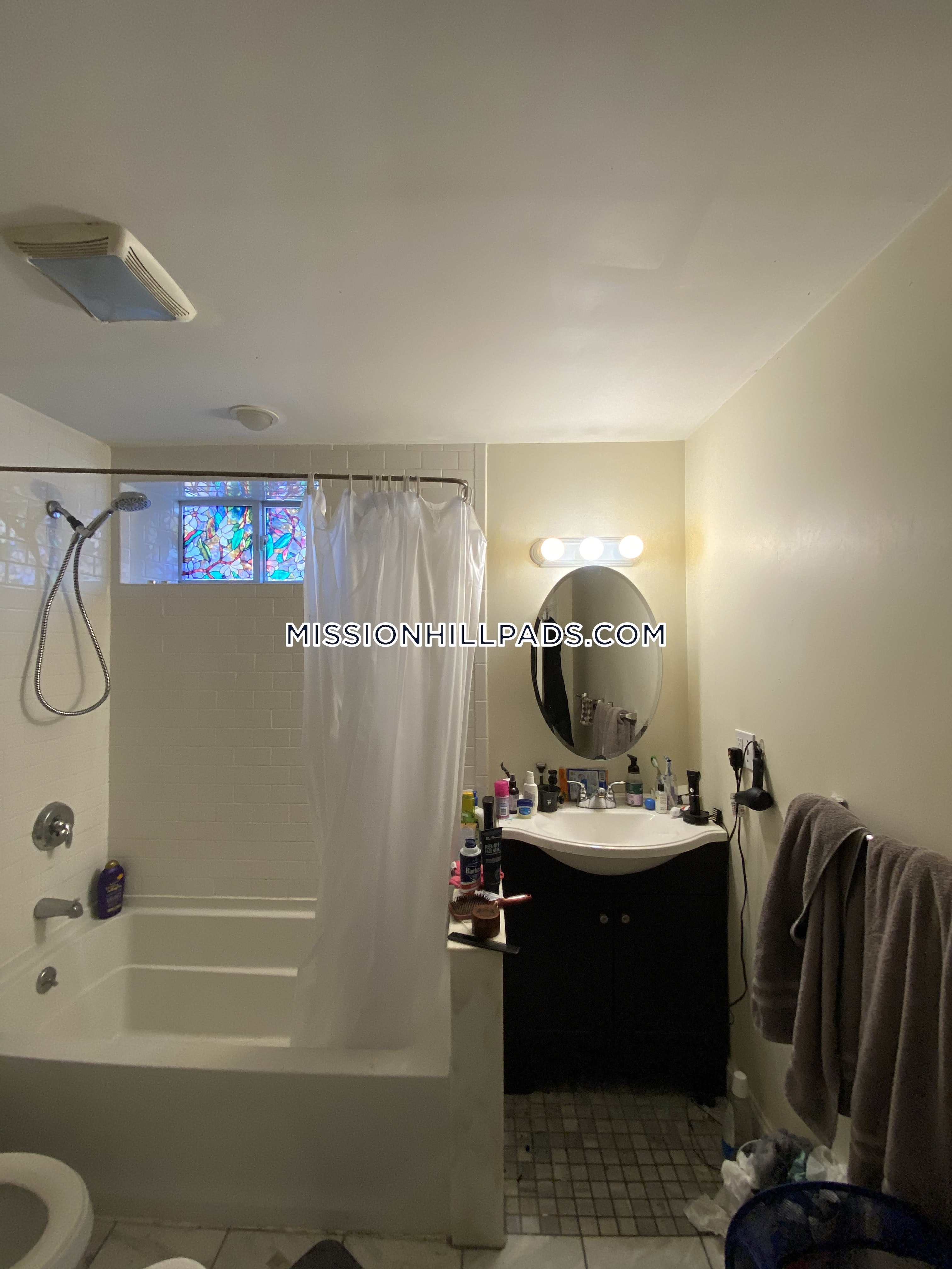 6 bed, 3 bath apartment for rent at 152-154 Parker Hill Ave Unit 1, Mission Hill — photo 29 of 38