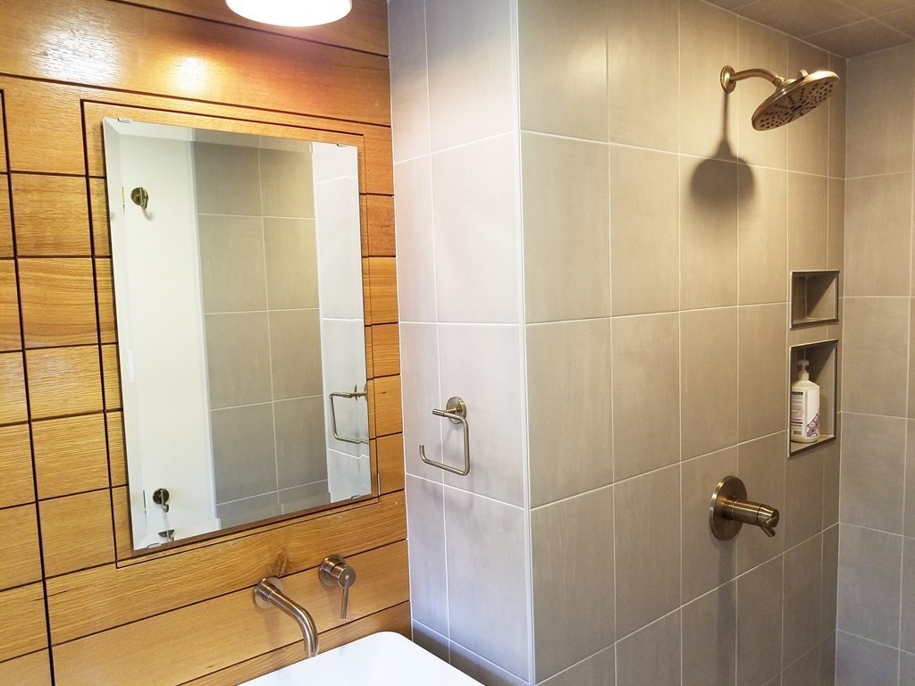 61 Cypress Rd, Milton