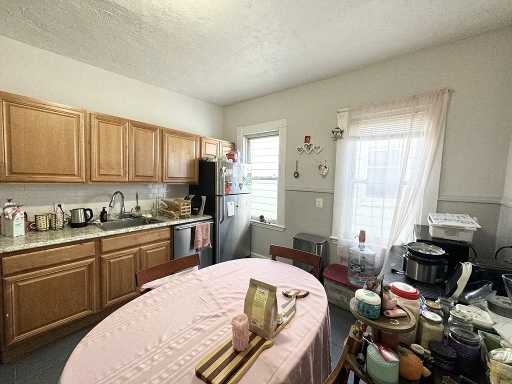 10 Wave Ave, Dorchester