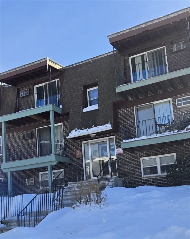 668 Robbins Ave, Dracut