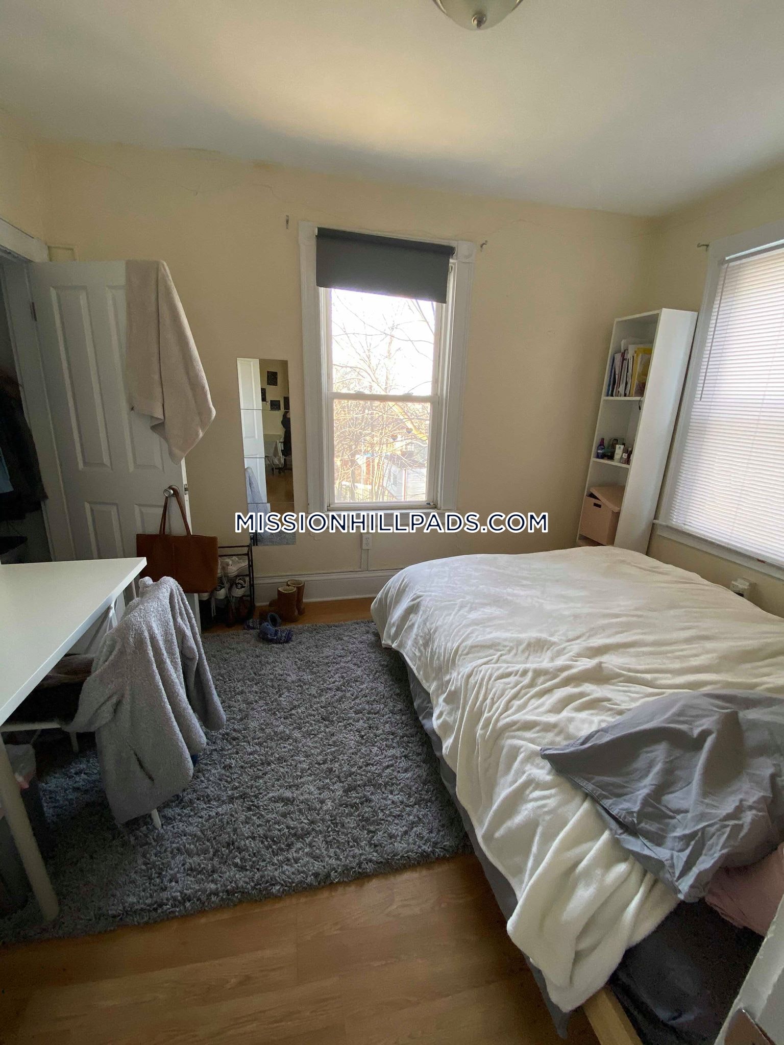 4 bed, 1 bath apartment for rent at 41 Parker Hill Ave Unit 3, Mission Hill — photo 7 of 11