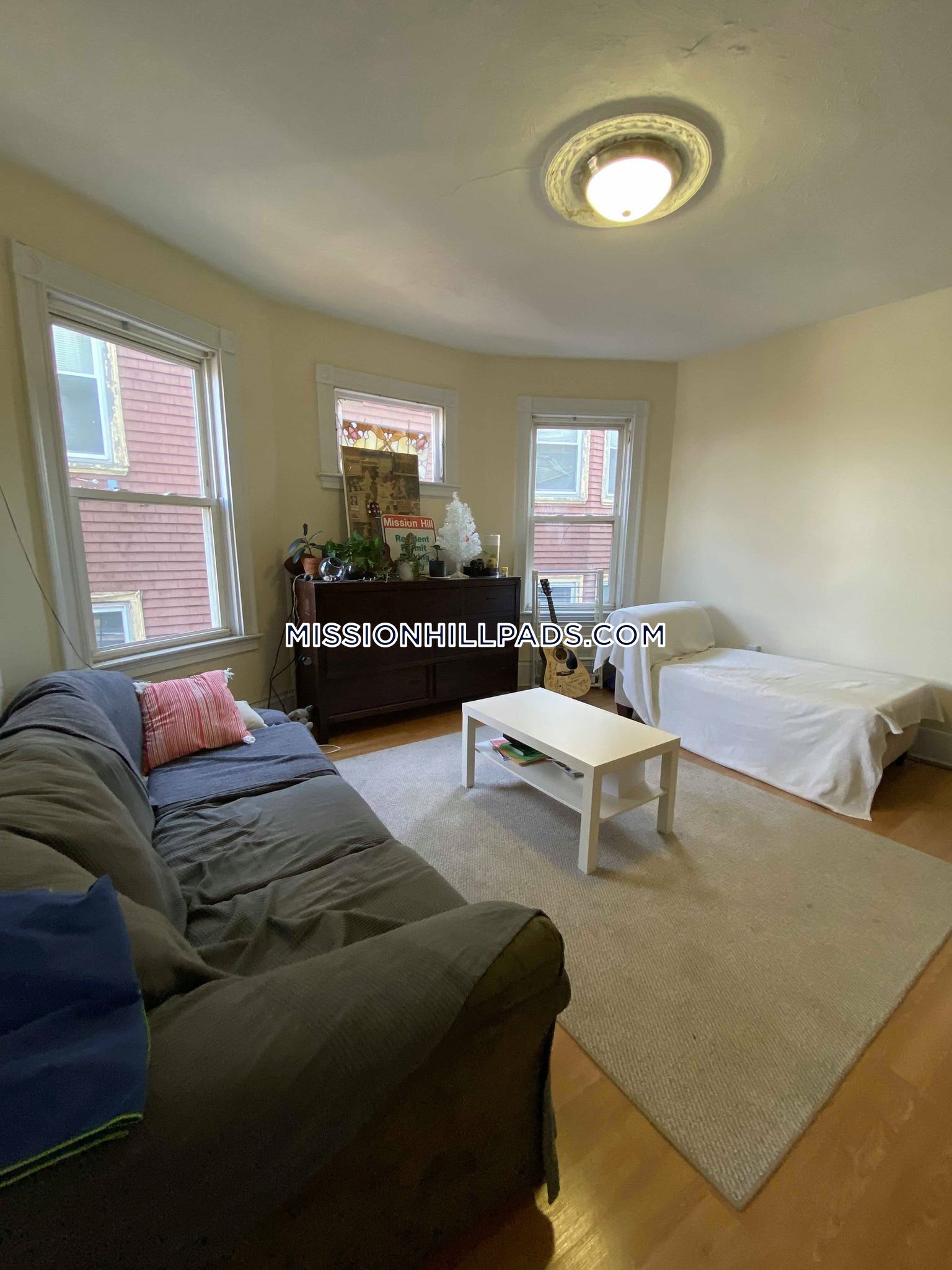 4 bed, 1 bath apartment for rent at 41 Parker Hill Ave Unit 3, Mission Hill — photo 8 of 11