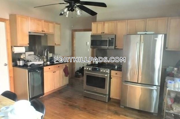 2.5 bed, 1 bath apartment for rent at 137 Marcella St Unit 3, Roxbury — photo 3 of 9