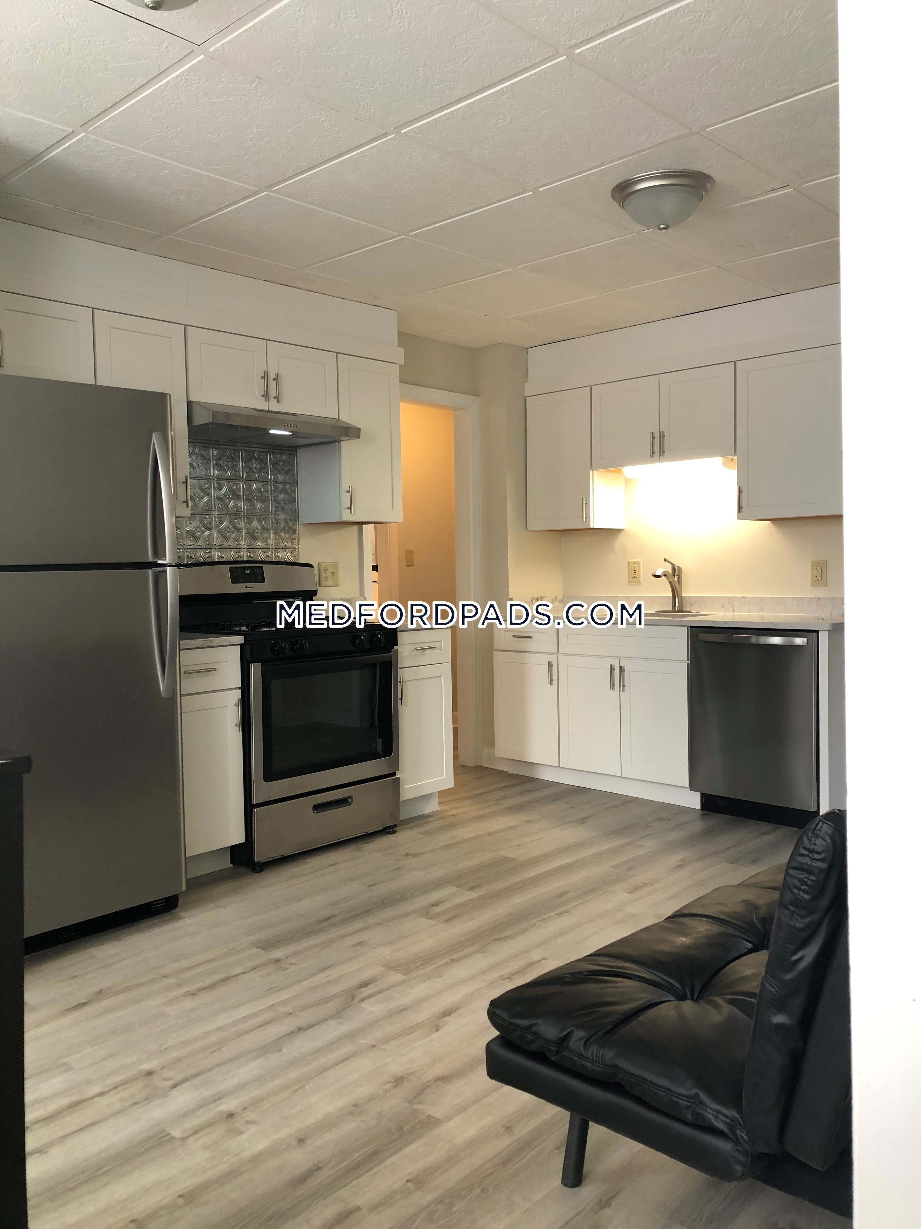 4 bed, 1 bath apartment for rent at 77 Lynman Ave Unit 2, Tufts University — photo 17 of 31
