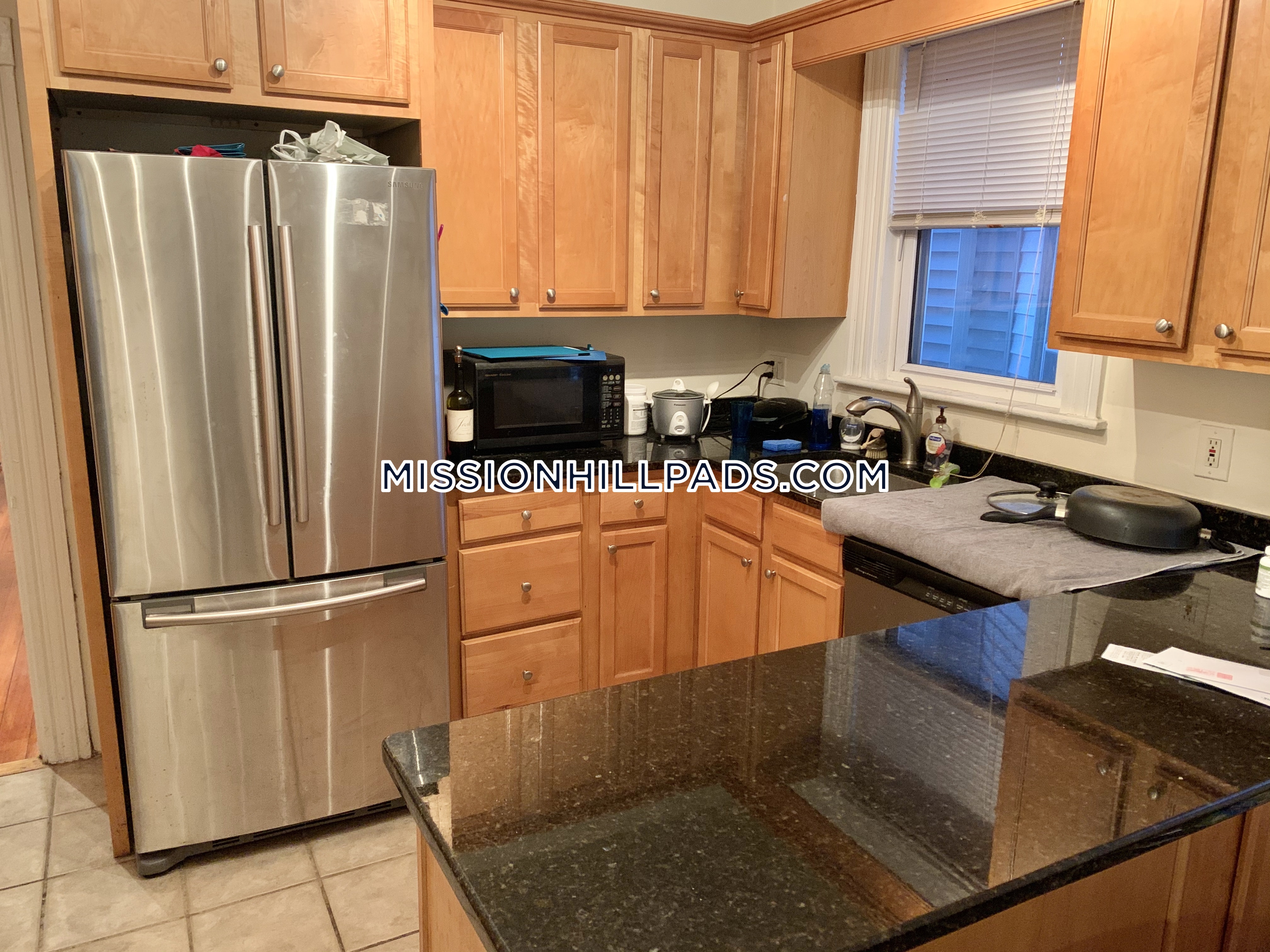 4 bed, 1 bath apartment for rent at 12 Oswald St Unit 2A, Mission Hill — photo 4 of 5